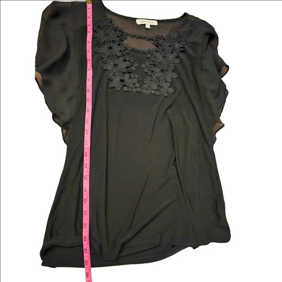 Emma & Olive Short Sleeve Floral Lace Neckline Blouse Size L - Picture 11 of 11